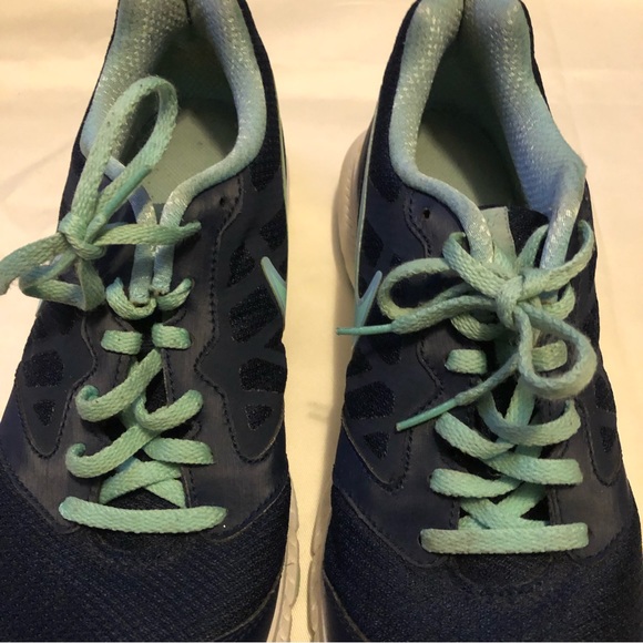 DONATED Womens Nike Downshifter Running Shoes - Picture 16 of 16